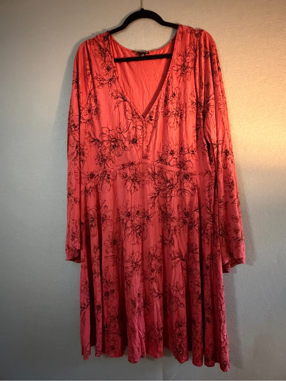 torrid SZ 3 Coral-Pink Floral V-Neck Long Sleeve Dress